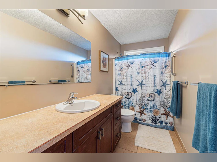 1747 Dar's Place, Qualicum Beach, BC, V9K 2S3 - 32