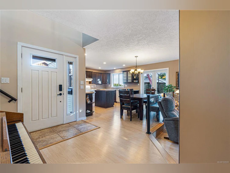 1747 Dar's Place, Qualicum Beach, BC, V9K 2S3 - 35