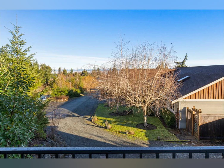 1747 Dar's Place, Qualicum Beach, BC, V9K 2S3 - 40