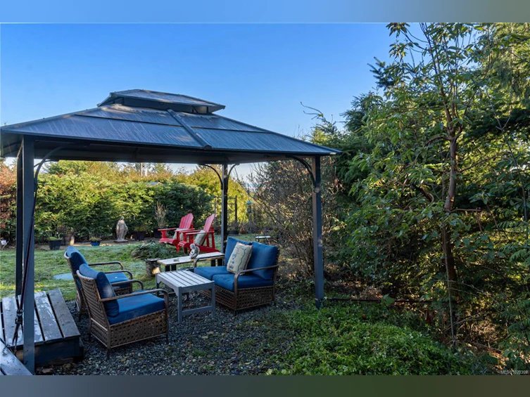 1747 Dar's Place, Qualicum Beach, BC, V9K 2S3 - 55