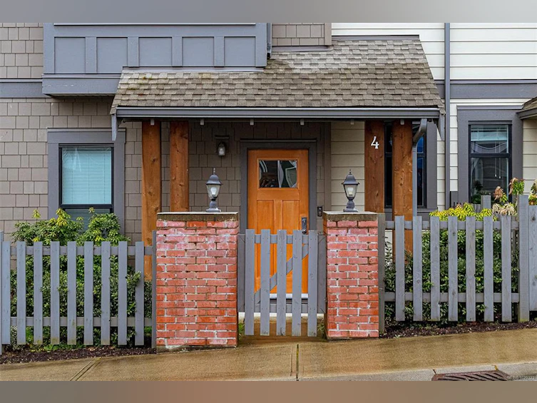 4-350 Latoria Boulevard, Colwood, BC, V9C 0M9 - 2