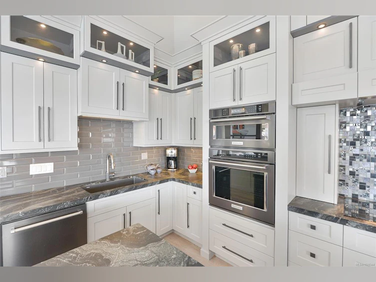 2-630 Seaforth Street, Victoria, BC, V9A 3R7 - 9