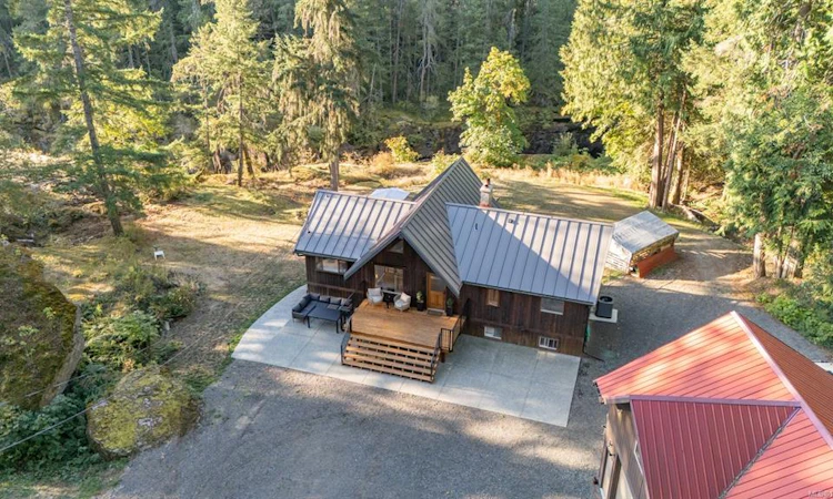 995 Nanaimo River Road