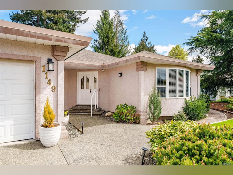 1149 Walkem Road, Ladysmith, BC, V9G 1P7 - 2