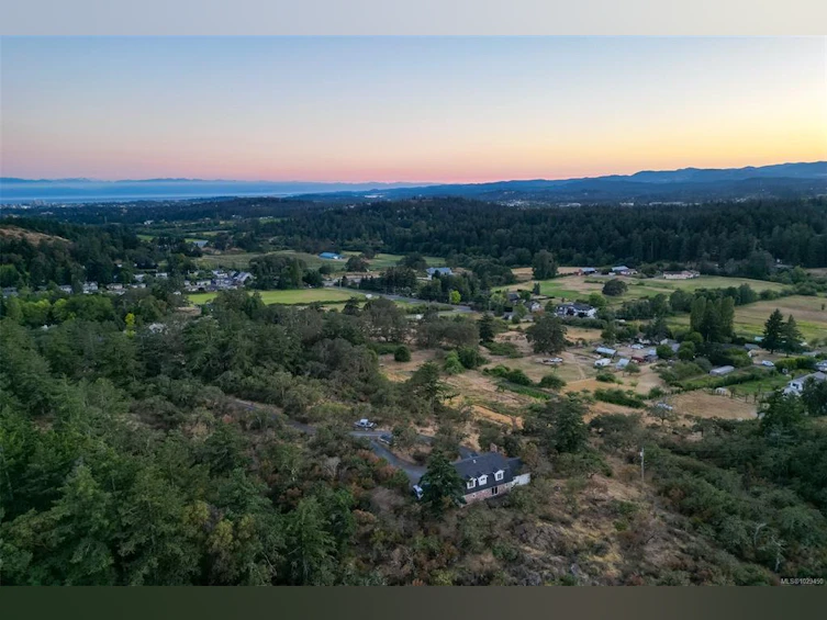 4589 Blenkinsop Road, Saanich, BC, V8X 2C7 - 47