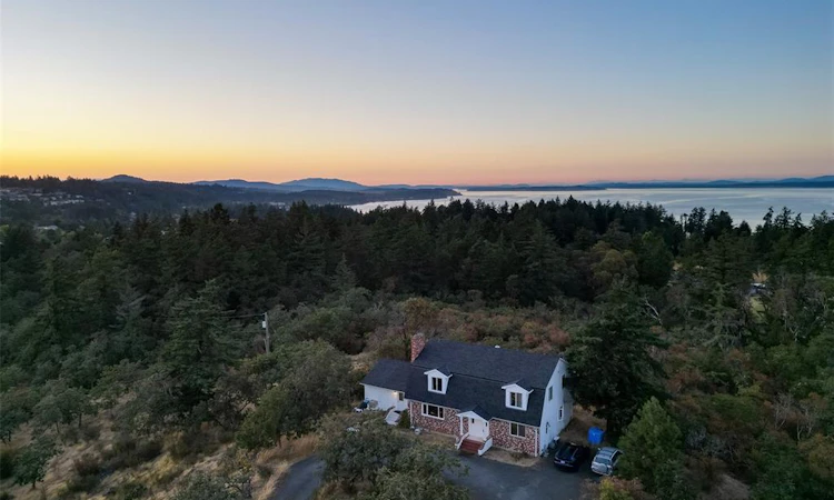 4589 Blenkinsop Road
