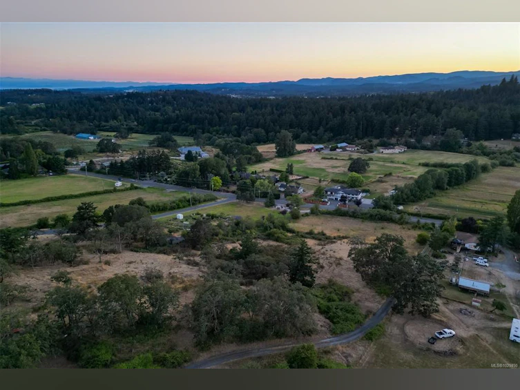 4589 Blenkinsop Road, Saanich, BC, V8X 2C7 - 50