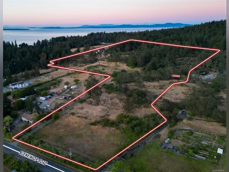 4589 Blenkinsop Road, Saanich, BC, V8X 2C7 - 51