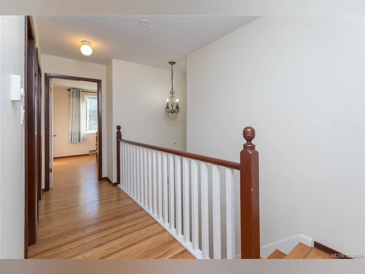 4589 Blenkinsop Road, Saanich, BC, V8X 2C7 - 25