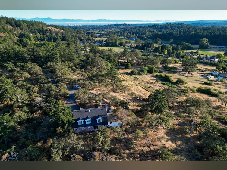4589 Blenkinsop Road, Saanich, BC, V8X 2C7 - 32