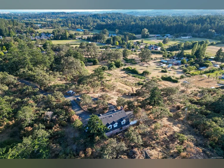 4589 Blenkinsop Road, Saanich, BC, V8X 2C7 - 33