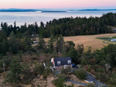 4589 Blenkinsop Road - 2