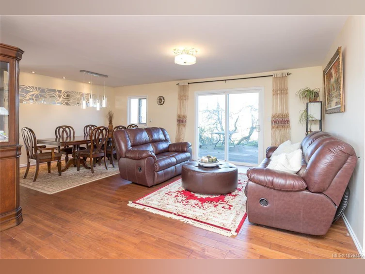 4589 Blenkinsop Road, Saanich, BC, V8X 2C7 - 14
