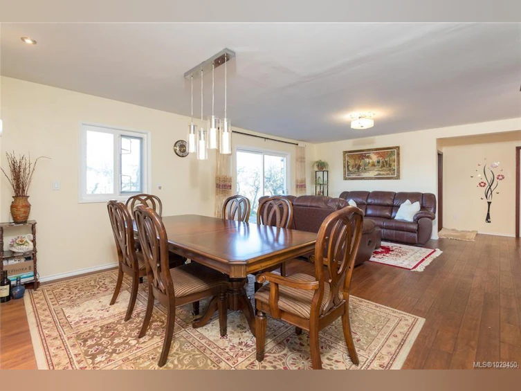 4589 Blenkinsop Road, Saanich, BC, V8X 2C7 - 10
