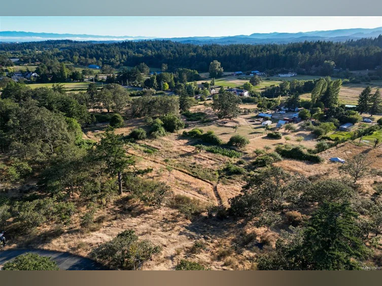 4589 Blenkinsop Road, Saanich, BC, V8X 2C7 - 26