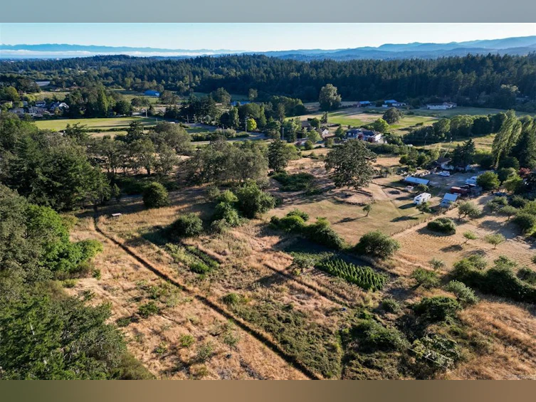 4589 Blenkinsop Road, Saanich, BC, V8X 2C7 - 29