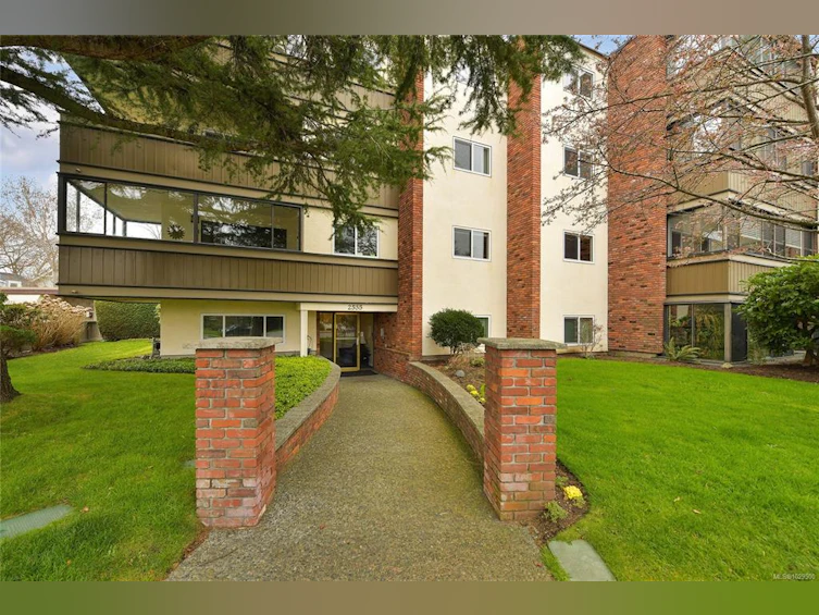 401-2535 Cadboro Bay Road, Oak Bay, BC, V8R 5J1 - 46