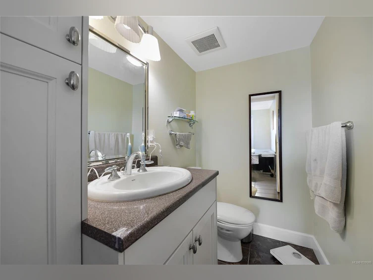 401-2535 Cadboro Bay Road, Oak Bay, BC, V8R 5J1 - 15