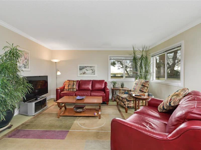 401-2535 Cadboro Bay Road - 2