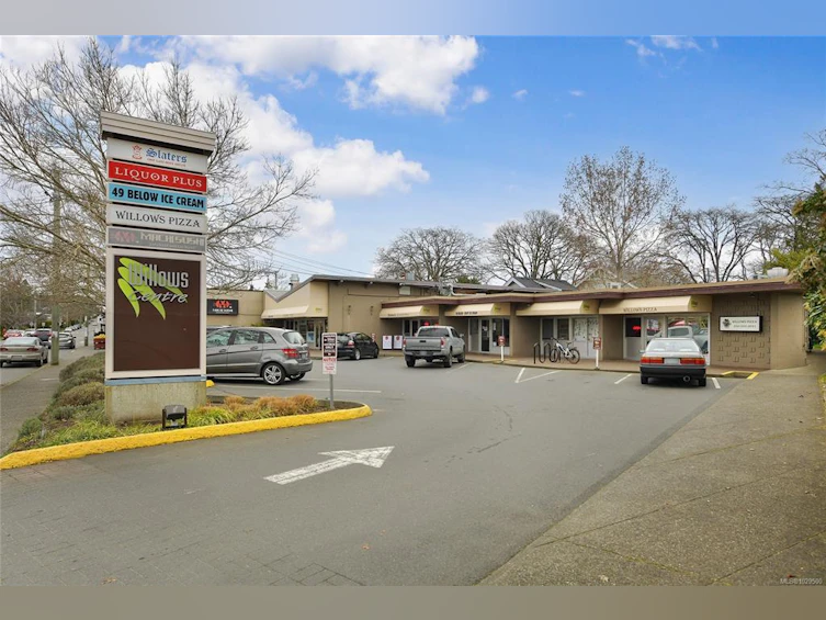 401-2535 Cadboro Bay Road, Oak Bay, BC, V8R 5J1 - 51