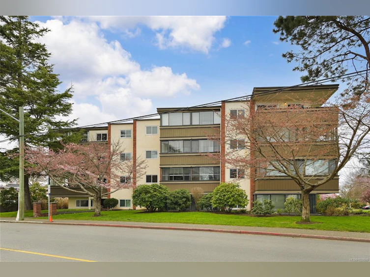 401-2535 Cadboro Bay Road, Oak Bay, BC, V8R 5J1 - 48