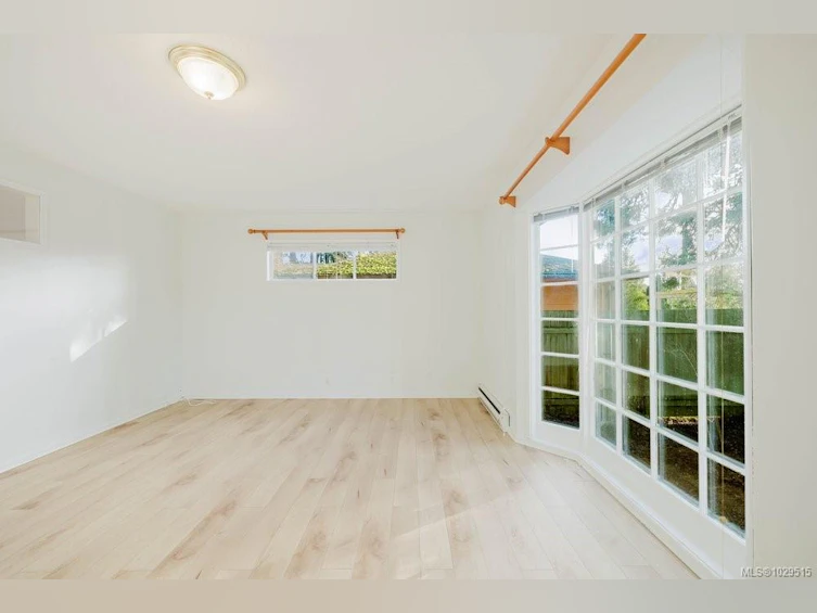 4815 Cordova Bay Road, Saanich, BC, V8Y 2J8 - 20