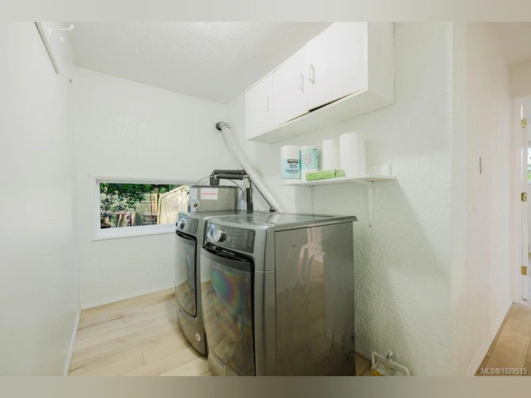 4815 Cordova Bay Road, Saanich, BC, V8Y 2J8 - 37