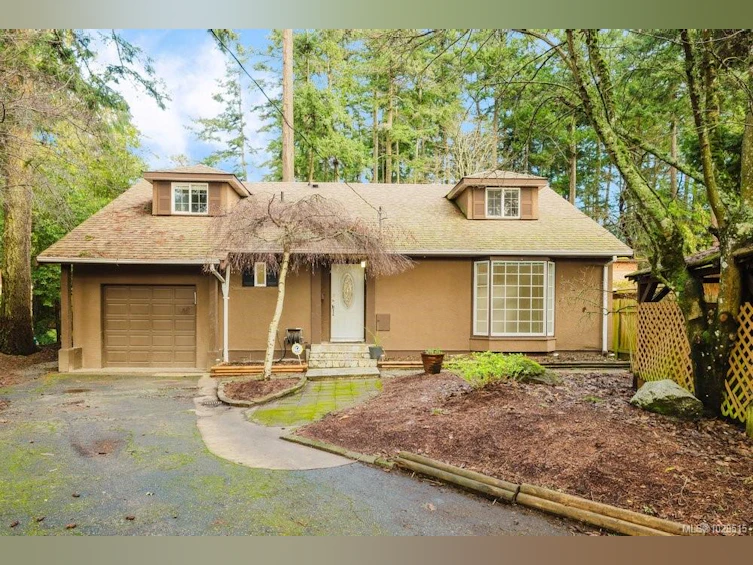4815 Cordova Bay Road, Saanich, BC, V8Y 2J8 - 2