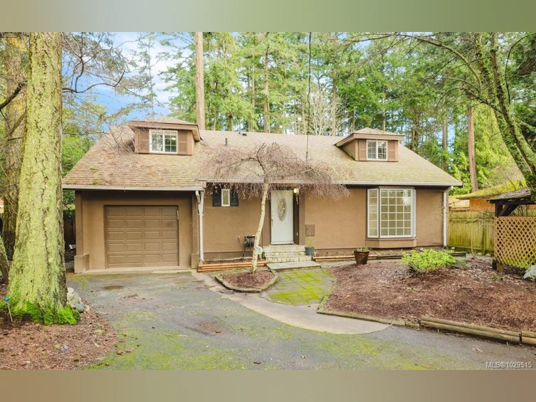 4815 Cordova Bay Road, Saanich, BC, V8Y 2J8 - 3