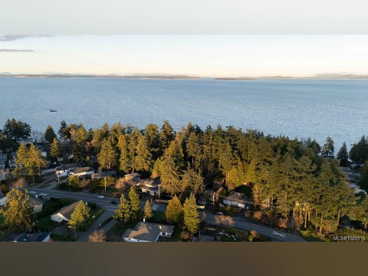 4815 Cordova Bay Road, Saanich, BC, V8Y 2J8 - 6