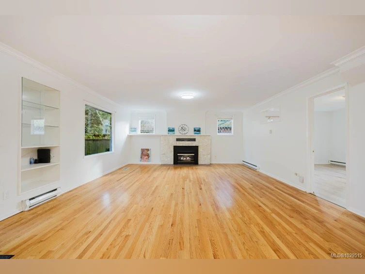 4815 Cordova Bay Road, Saanich, BC, V8Y 2J8 - 9