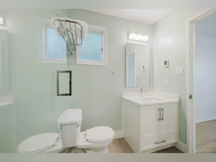 4815 Cordova Bay Road, Saanich, BC, V8Y 2J8 - 29