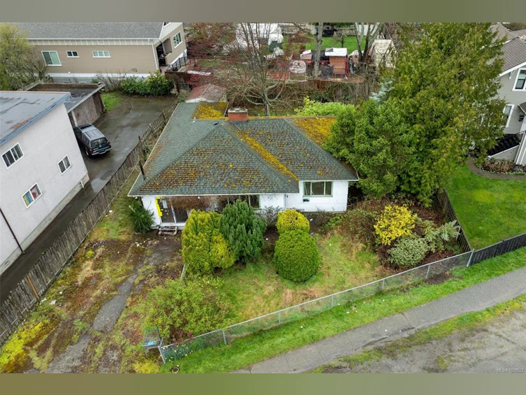 3330 Harriet Road, Saanich, BC, V8Z 3S4