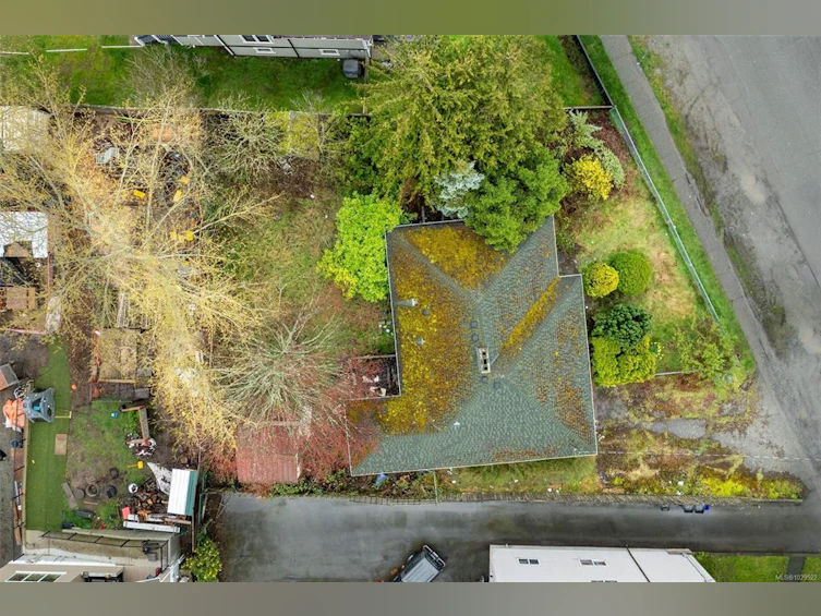 3330 Harriet Road, Saanich, BC, V8Z 3S4 - 2