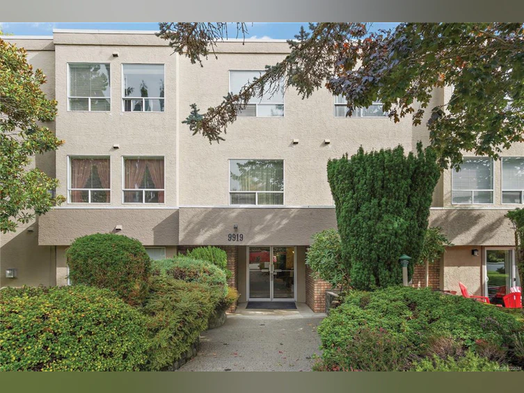 206-9919 Fourth Street, Sidney, BC, V8L 2Z6 - 5