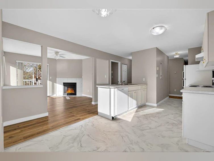 202-2647 Muir Road, Courtenay, BC, V9N 8Z4 - 2