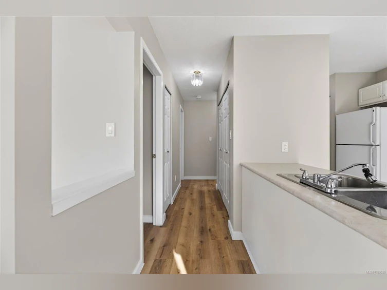 202-2647 Muir Road, Courtenay, BC, V9N 8Z4 - 5