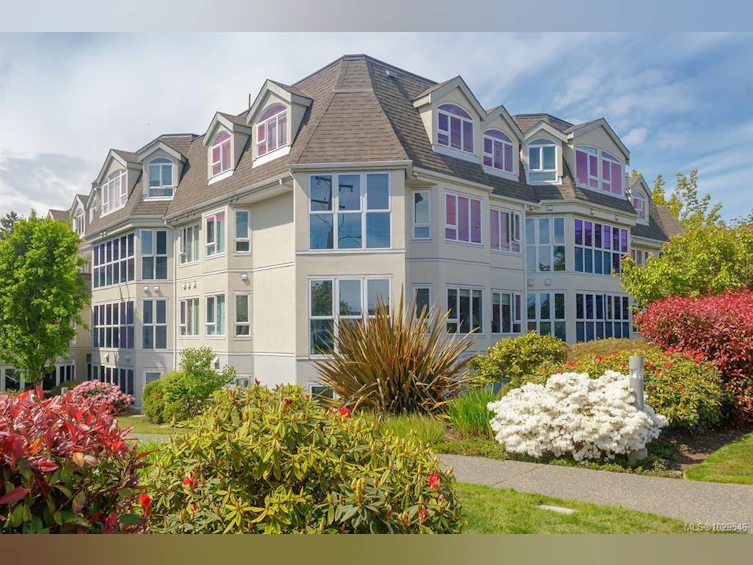 201-1521 Church Avenue, Saanich, BC, V8P 5T7 - 36