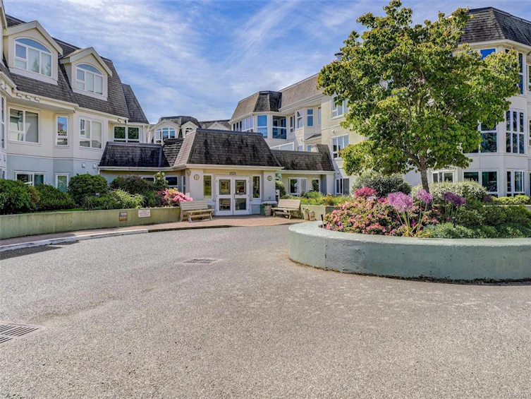 201-1521 Church Avenue, Saanich, BC, V8P 5T7 - 35