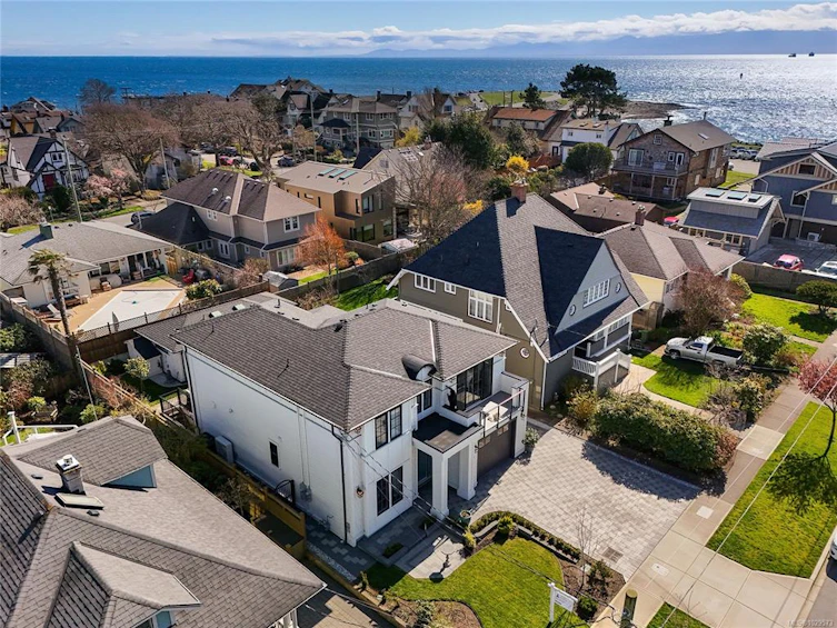 25 Howe Street, Victoria, BC, V8V 4K2 - 2