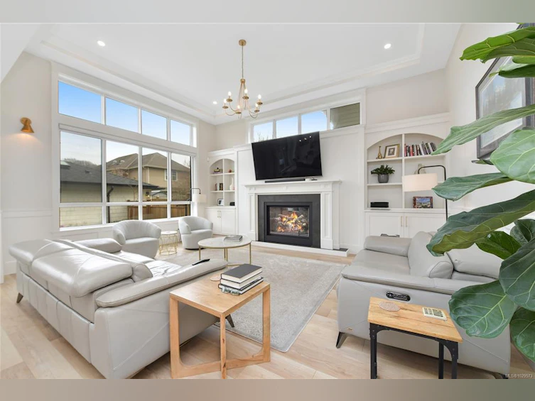 25 Howe Street, Victoria, BC, V8V 4K2 - 9