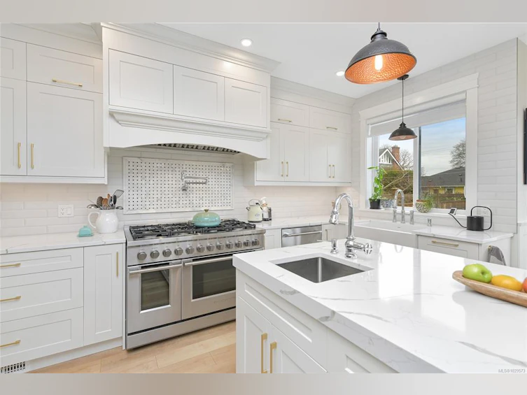 25 Howe Street, Victoria, BC, V8V 4K2 - 10