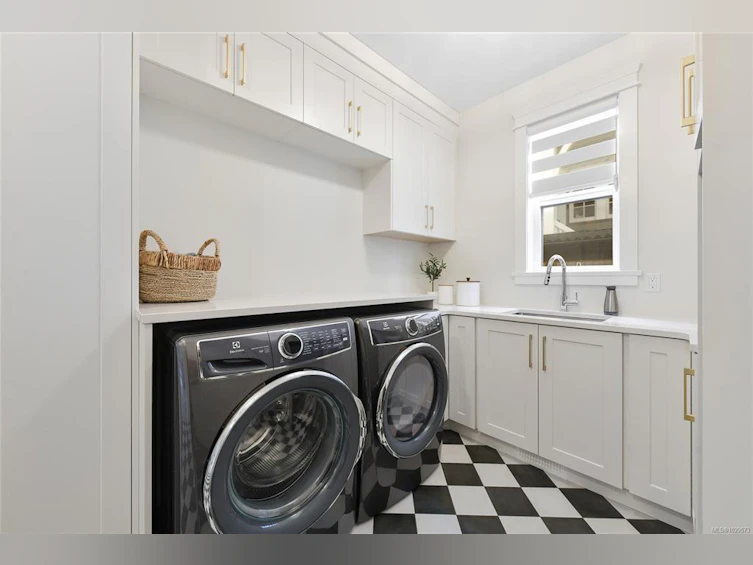 25 Howe Street, Victoria, BC, V8V 4K2 - 41