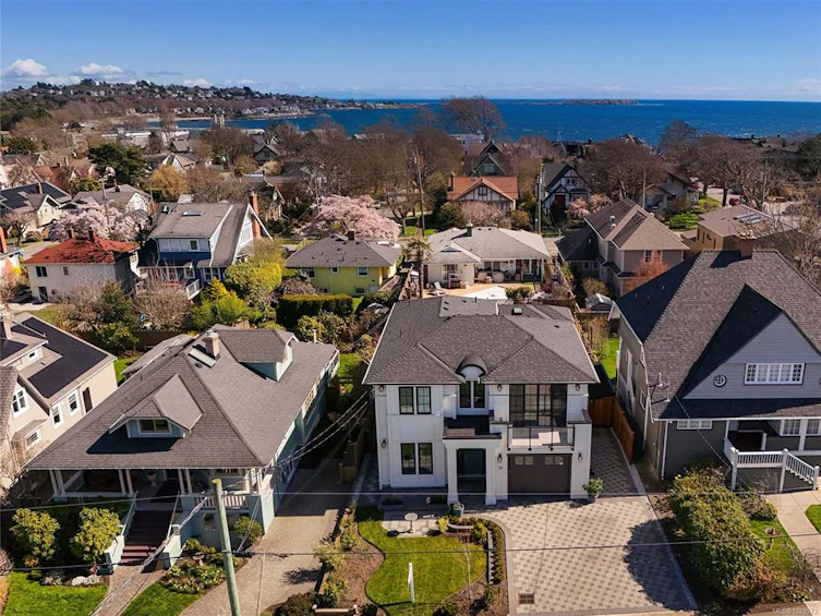 25 Howe Street, Victoria, BC, V8V 4K2 - 3