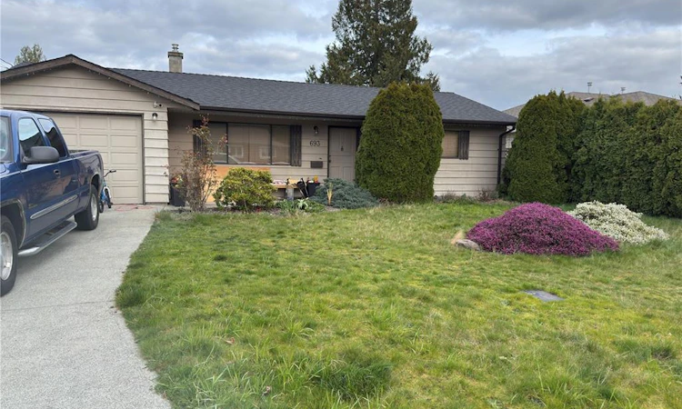693 Wedgewood Crescent