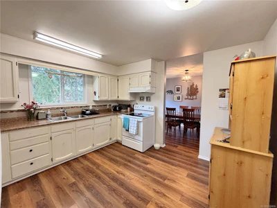529 Cedar Crescent - 3