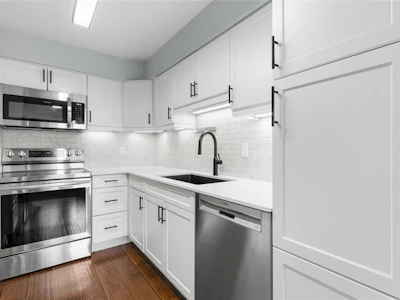 305-935 Johnson Street - 4