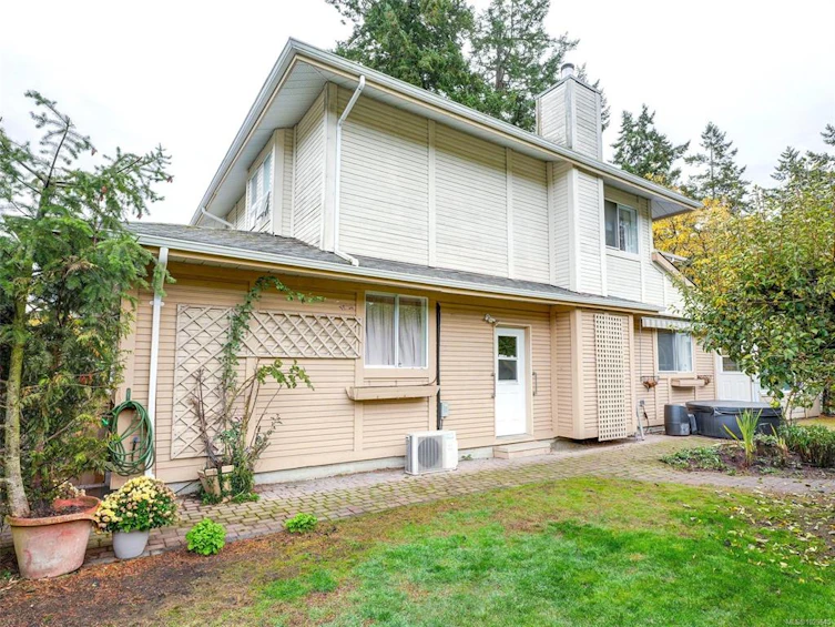 1010 Scottswood Lane, Saanich, BC, V8Y 2Y2 - 23