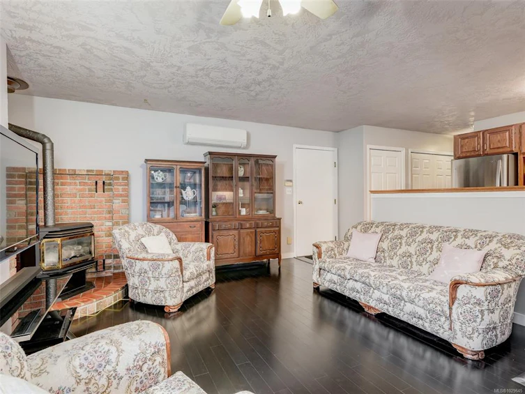 1010 Scottswood Lane, Saanich, BC, V8Y 2Y2 - 9