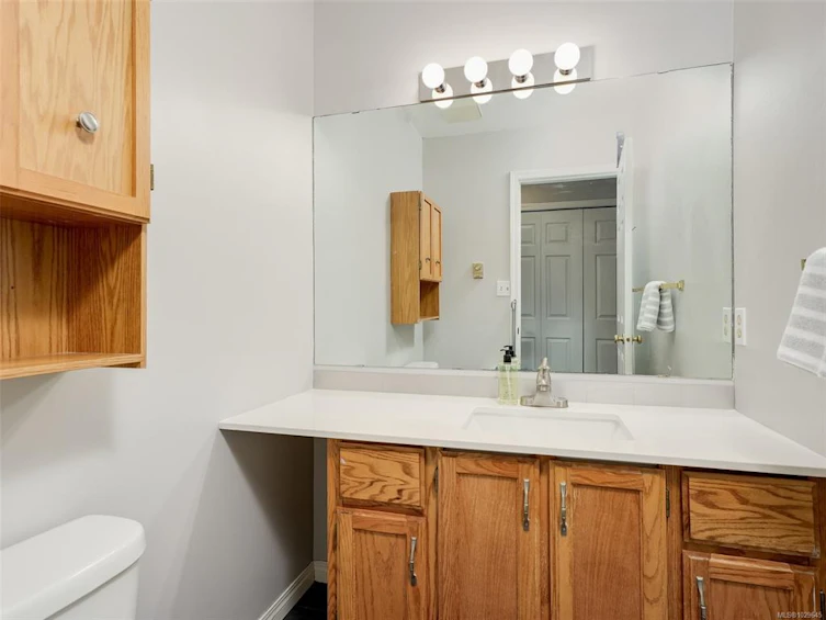 1010 Scottswood Lane, Saanich, BC, V8Y 2Y2 - 19